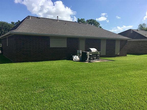 2nd image of 7215 Robin Ln
