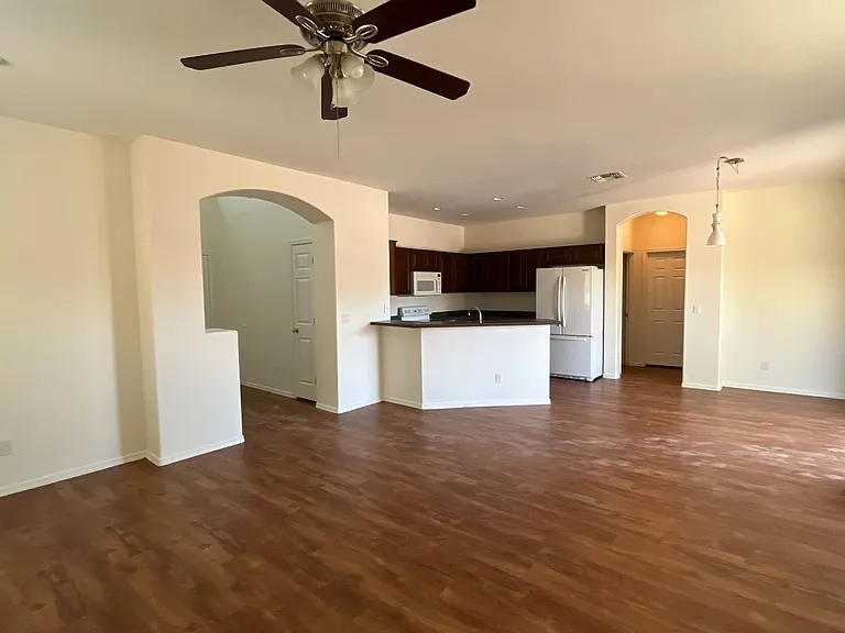 22257 N Gibson Dr — Photo 5