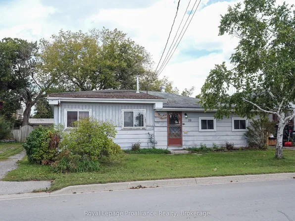 39 Centre St, Belleville, ON K8N 4W7