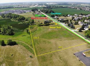 921 N Deerpath Rd, North Aurora, IL 60542