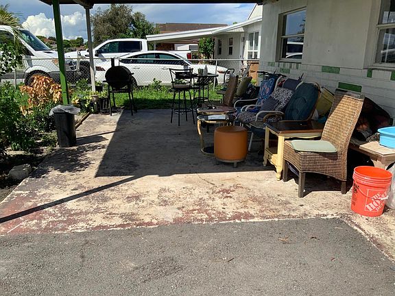 4th image of 424 NW 2nd Terrace