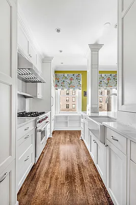 Sold by Sotheby's International Realty | media 5