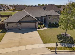 5719 S 60th Pl, Rogers, AR 72758