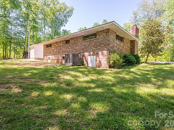 4th image of 2073 Mauney Rd