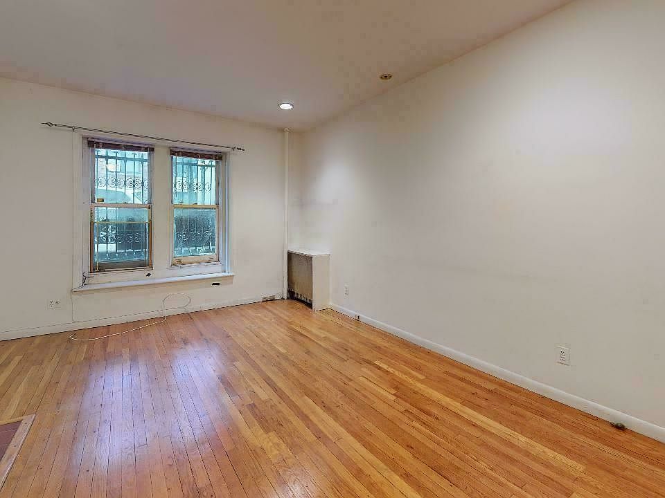 1st image of 323 W 82nd St APT 1A