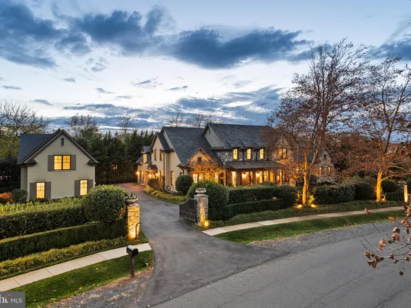 8301 Woodlea Mill Rd, Mc Lean, VA 22102