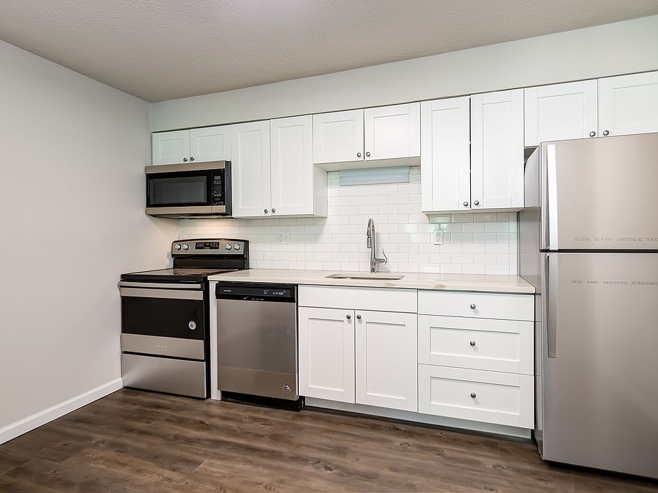 1st image of 3735 Cambridge Ave #8A1