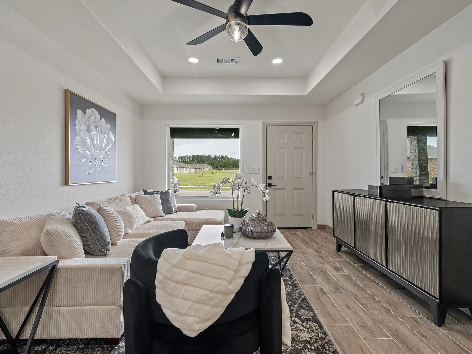 10415 A & B Preston Ct — Photo 4