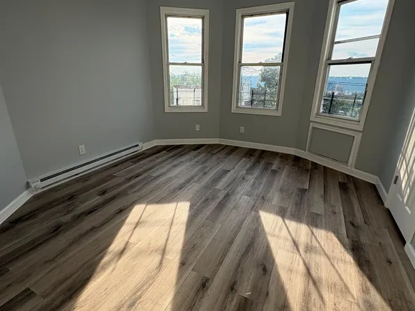 32 Van Cortlandt Park Ave 1n-flr 1, Yonkers, NY 10701
