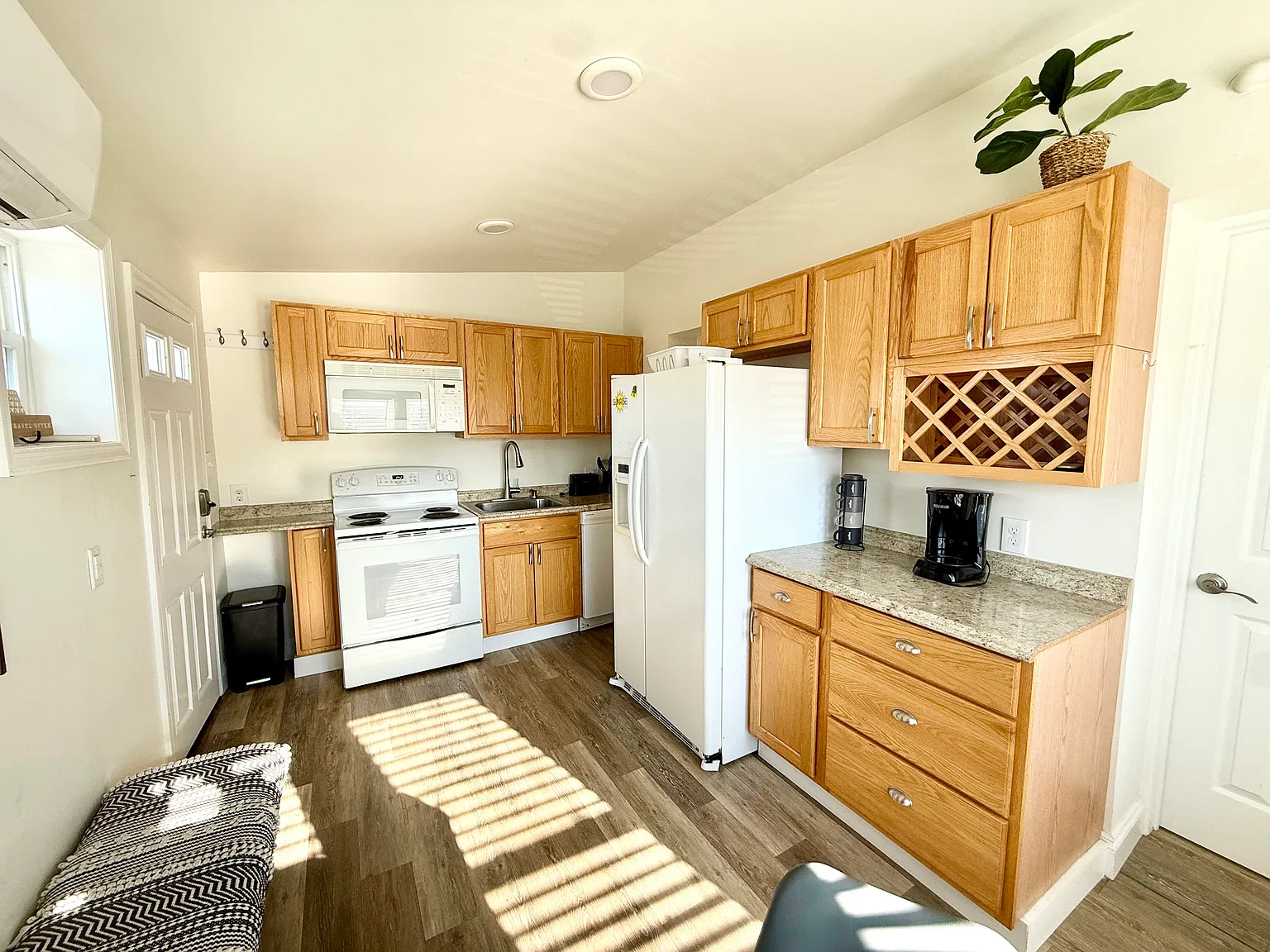 1 bed, 400 sqft, $1,700 — Photo 2