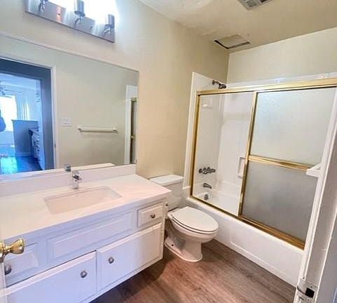 5th image of 3639 E 2nd St APT 101