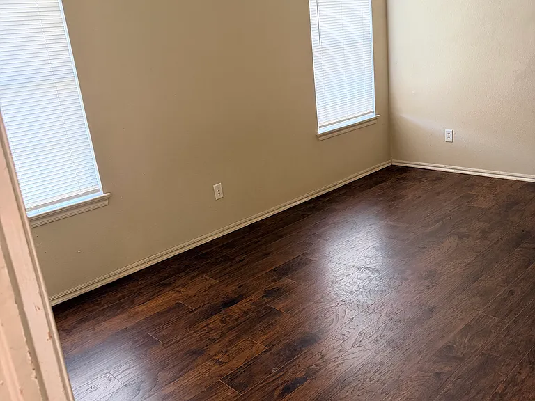 11224 Queen Anne Ave — Photo 14