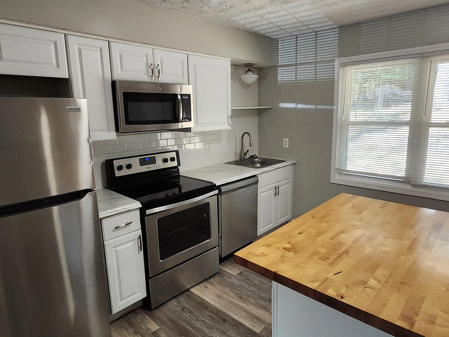 3 bed, 1341 sqft, $1,350 — Photo 4