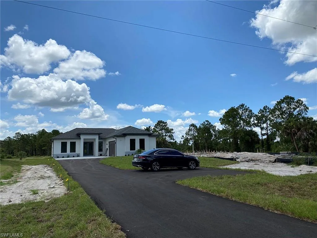 3 bed, 2.0 bath, 1519 sqft, $3,100 — Photo 2