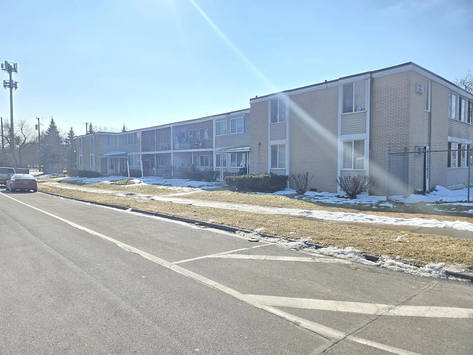 River Park Apartments — Photo 2