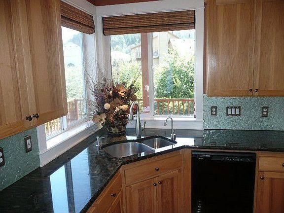 Hickory Cabinets & Slab Granite