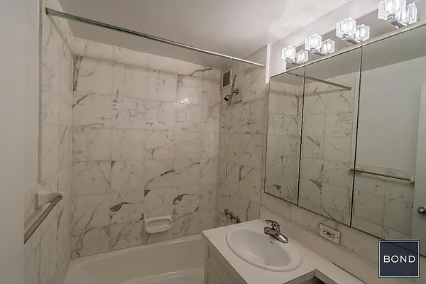 Rented by Bond New York | media 14