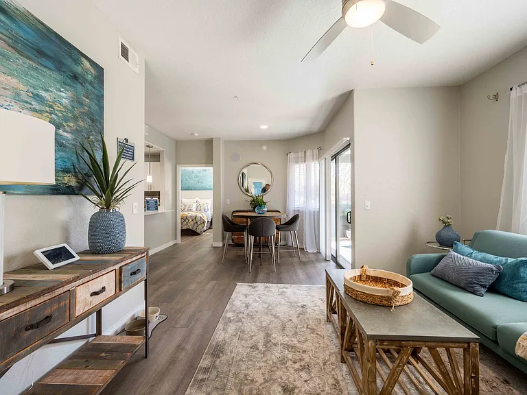 2x2 Platinum Open Floor Plan and Spacious Living and Dining Area