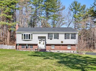 25 Governors Rd, Groveland, MA 01834