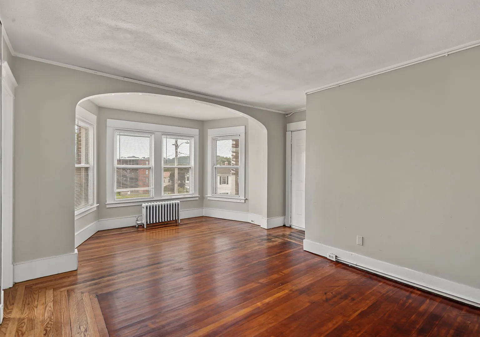 63 West Street — Photo 4