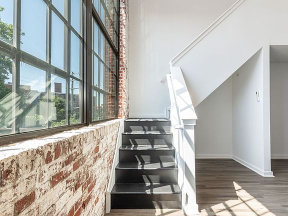 2nd image of 3001 W Glenwood Ave #24