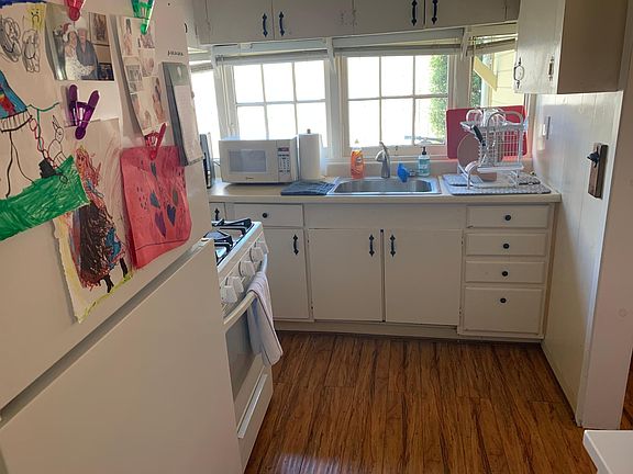 5th image of 4305B Portola Dr