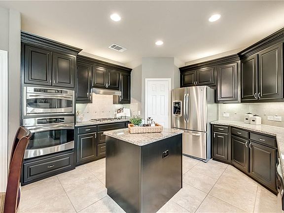 5th image of 9105 Cottonwood Village Dr