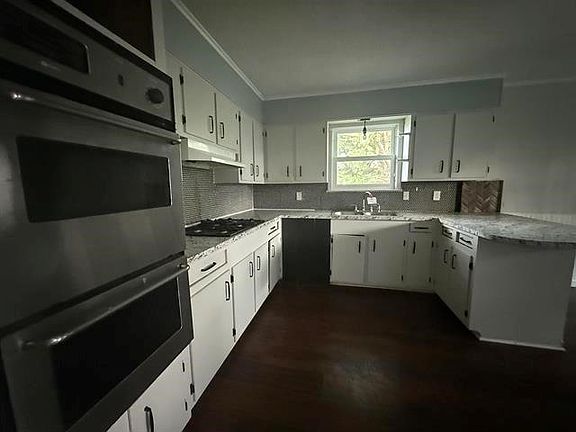 4th image of 1241 Grannis Ave