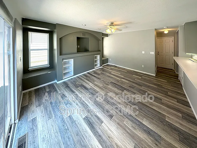 5859 Instone Cir — Photo 3