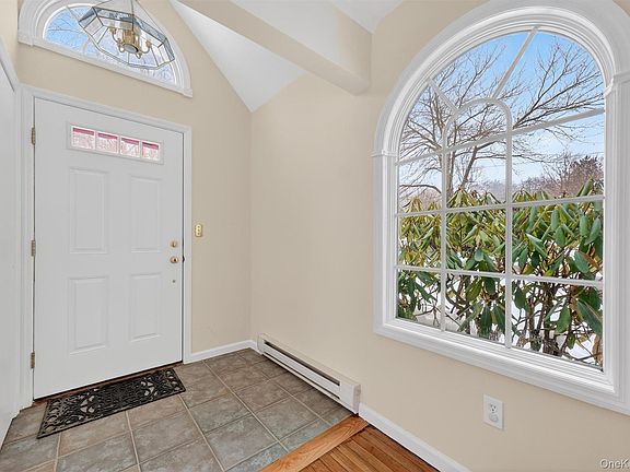 3rd image of 31 Oneonta Road