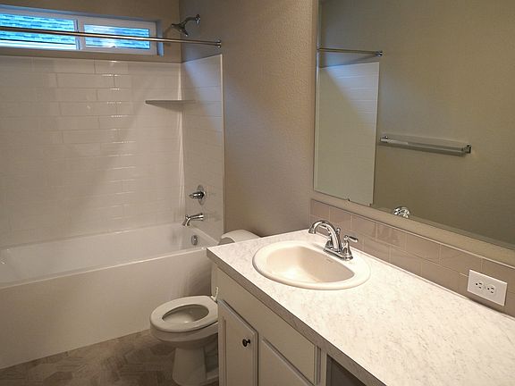 5th image of 3154 N Greengate Way