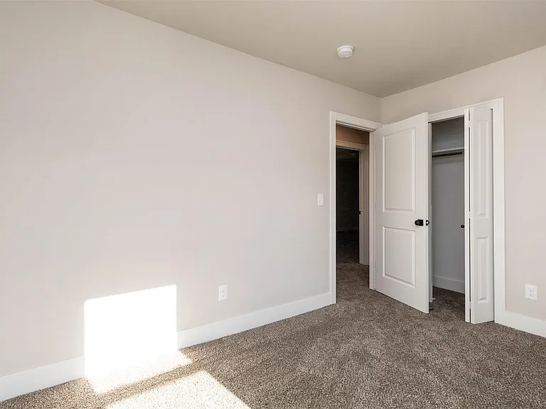 5485 Hammersmith Dr — Photo 39