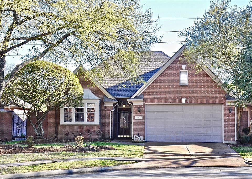 1st image of 13927 Carriage Walk Ln
