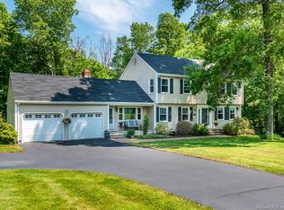 25 Apple Ln, Colchester, CT 06415