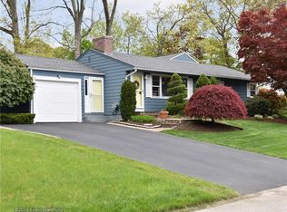 88 Mount View Dr, Cranston, RI 02920