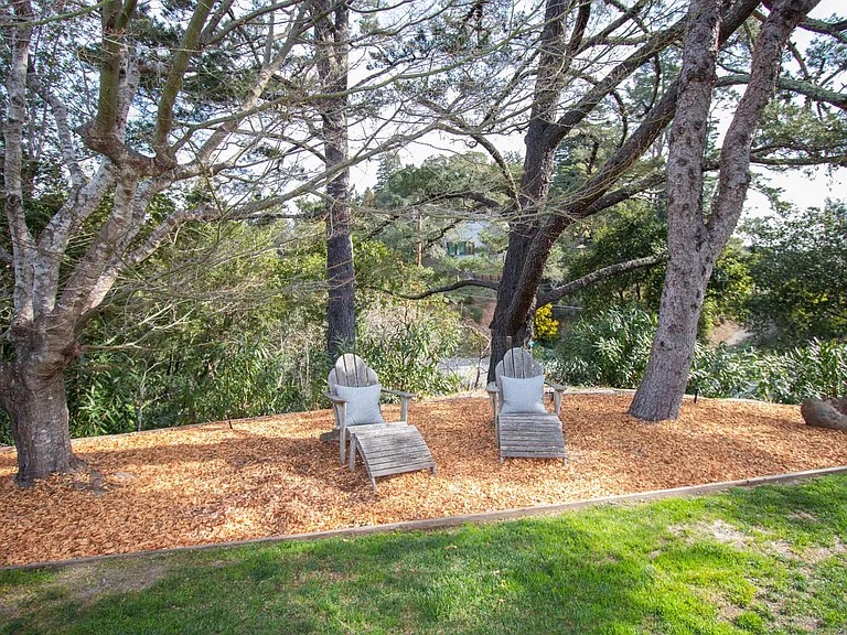 100 Crown Rd — Photo 6