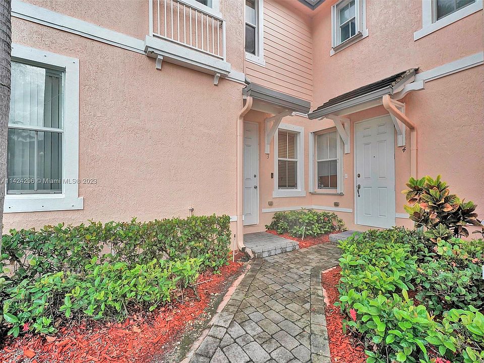 1st image of 2884 SE 2nd Dr Unit 4