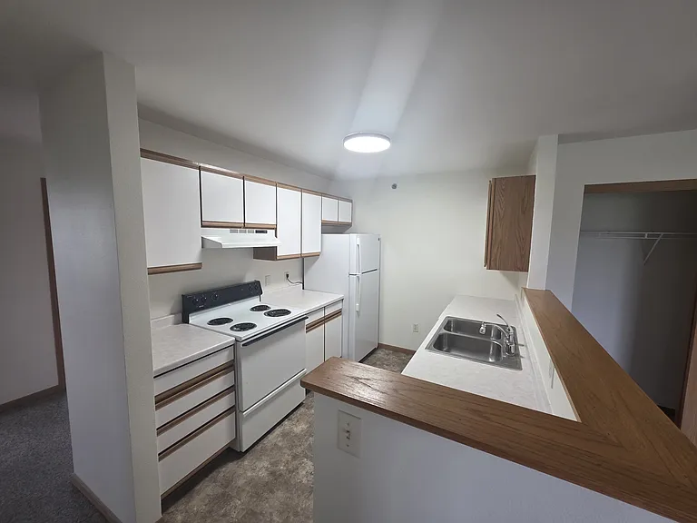 Rosewood Glen Senior Apartments — Photo 5