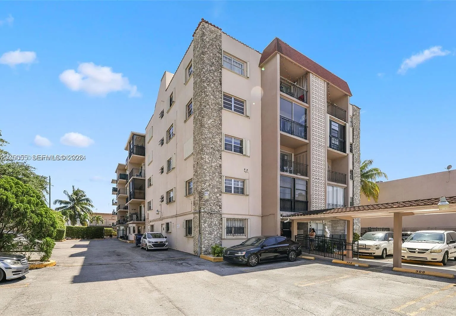 El Cid Condo — Photo 1