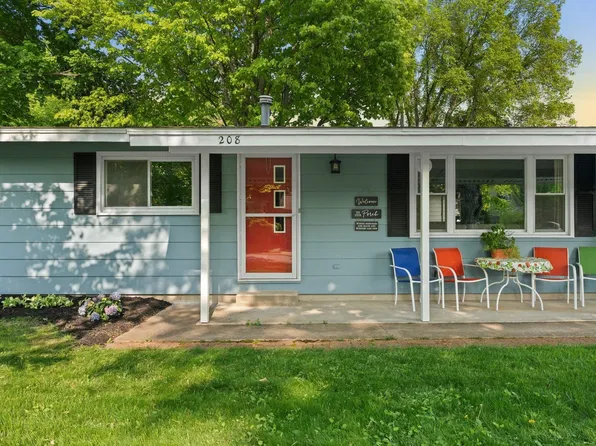 208 8th St, Frankfort, MI 49635
