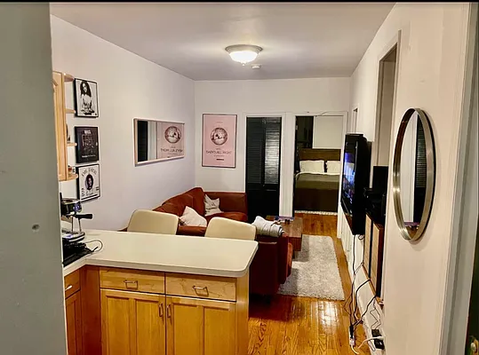 Rented by Universal Realty Group | media 21