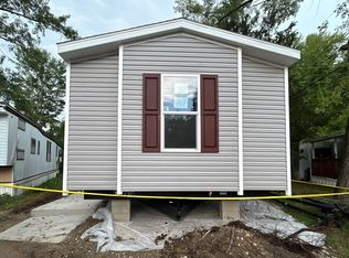 7437 Horseshoe #11, Brighton, MI 48114