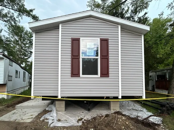 7437 Horseshoe #11, Brighton, MI 48114