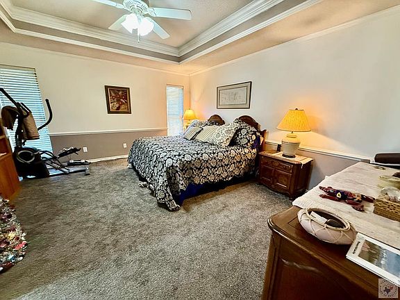 5th image of 122 David Dr