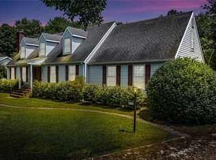 143 Sutton Ave, Reedville, VA 22539