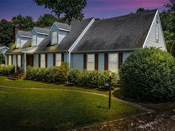 143 Sutton Ave, Reedville, VA 22539