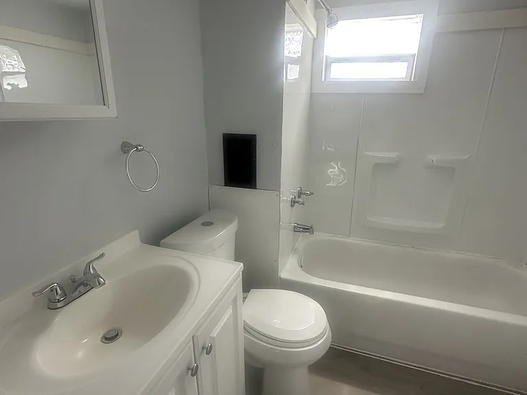 12909 Benwood Ave — Photo 5
