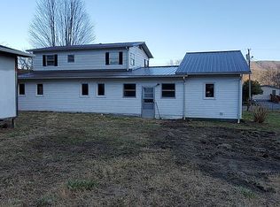 517 4th Ave E, Big Stone Gap, VA 24219