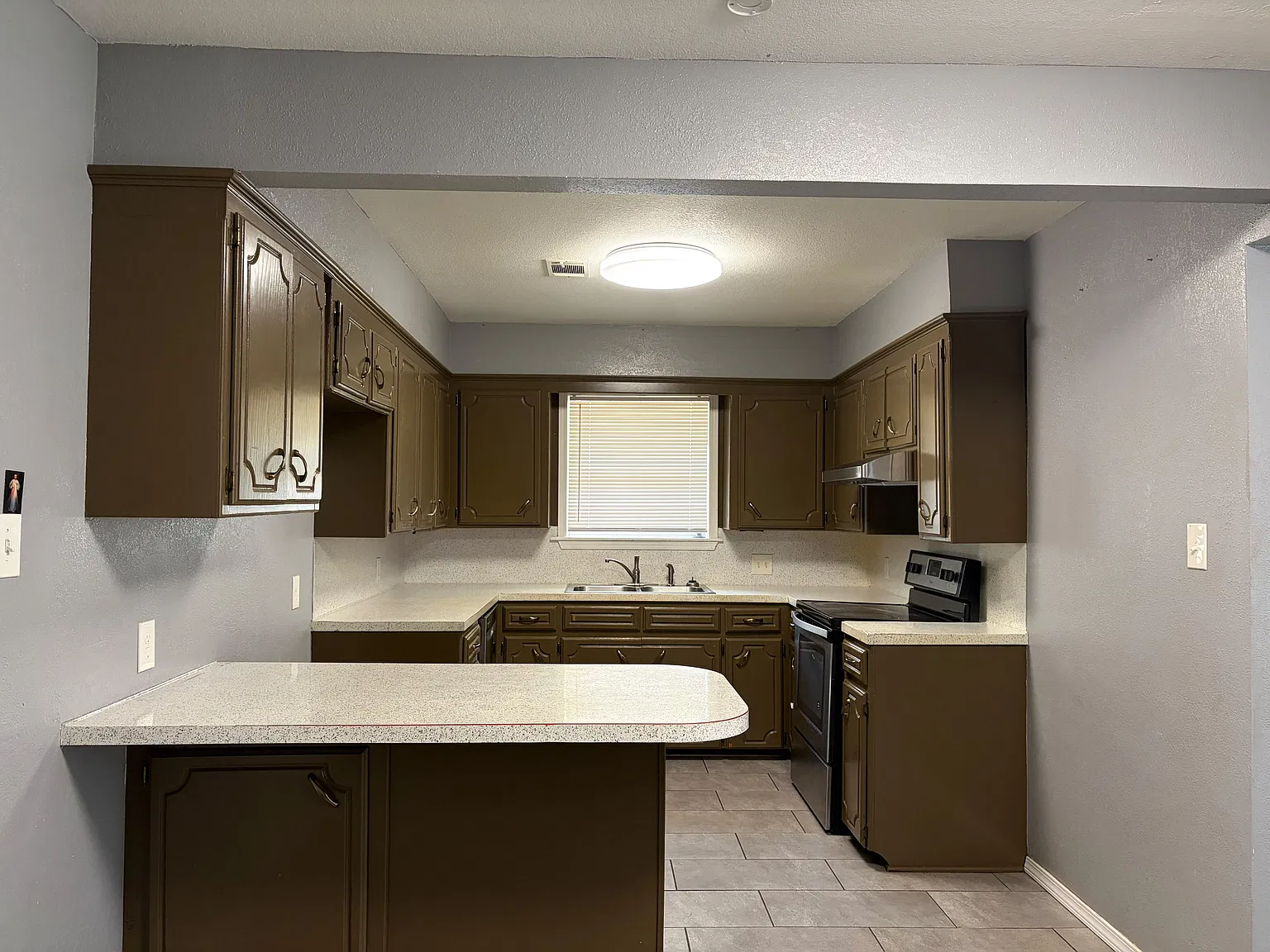 3 bed, 1656 sqft, $1,200 — Photo 4