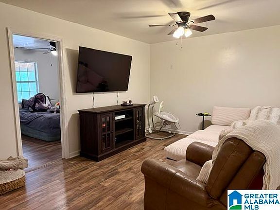 5th image of 141 Woodcreek Ln